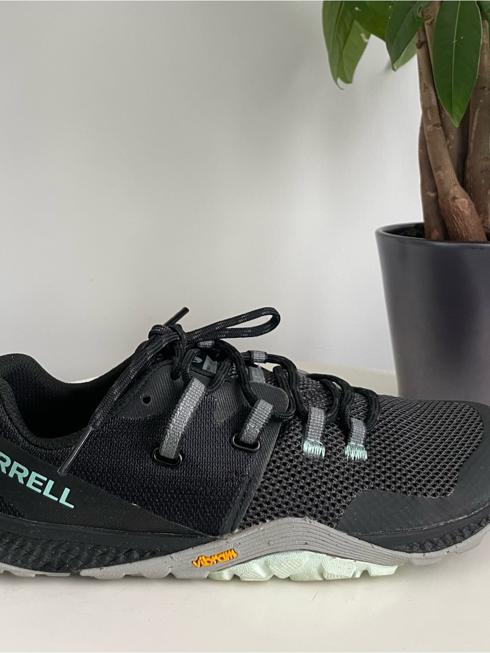 Women Size 9 Merrell Trail Glove 6 Barefoot Running Shoes Black